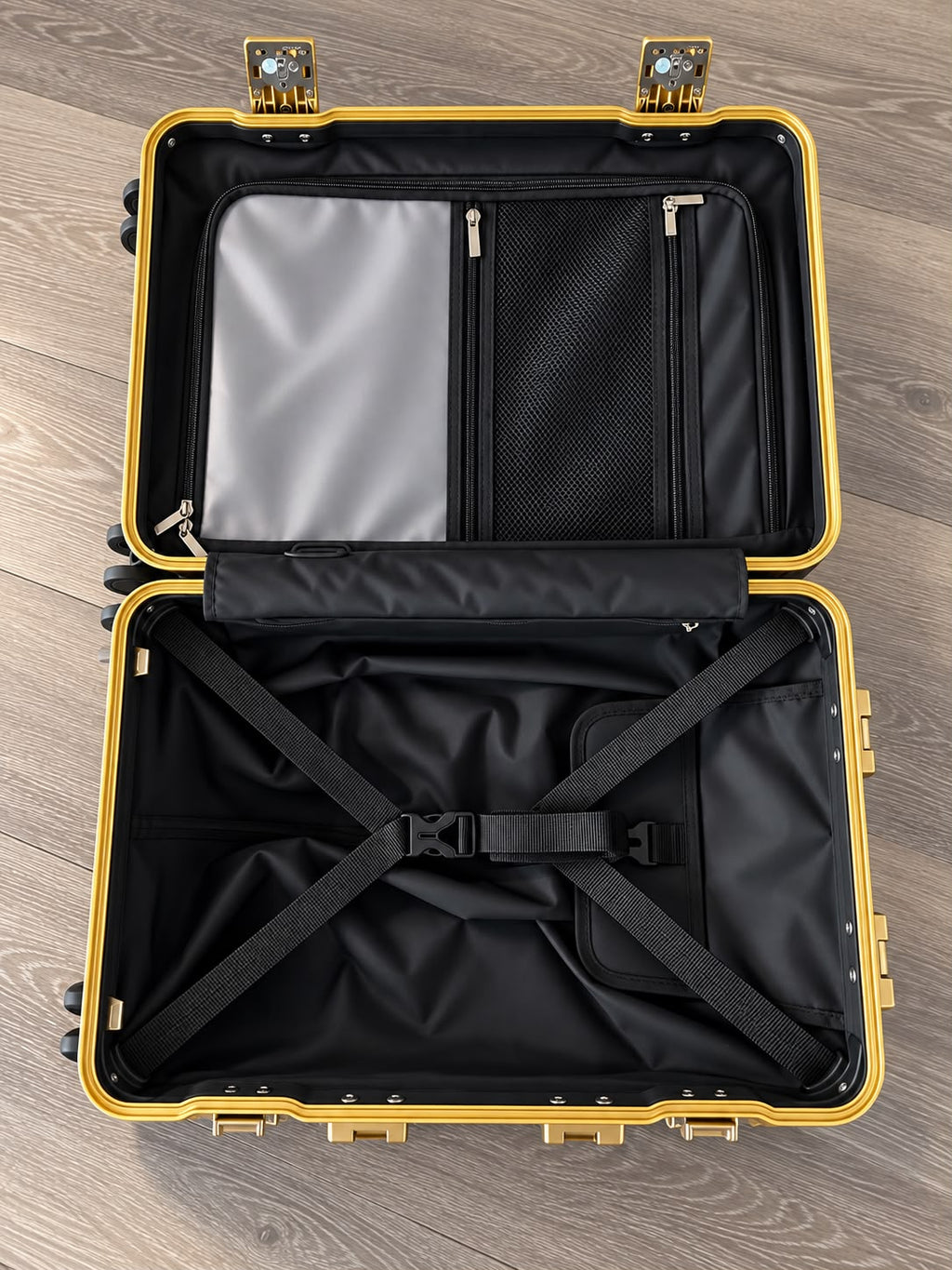 AVALI Founding Edition checked smart luggage, standing upright